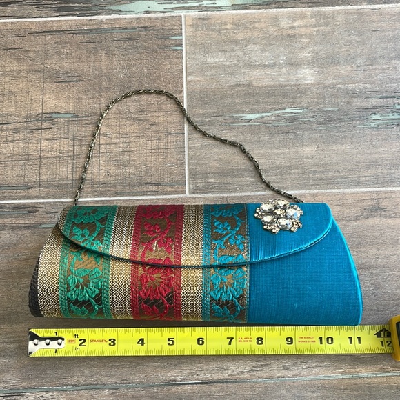 Beautiful clutch - Picture 9 of 10